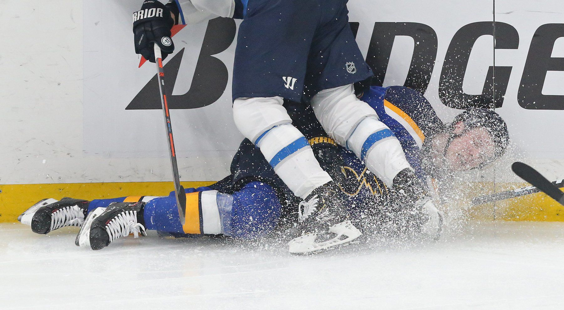 Blues and Jets battle in game 3 of the playoffs